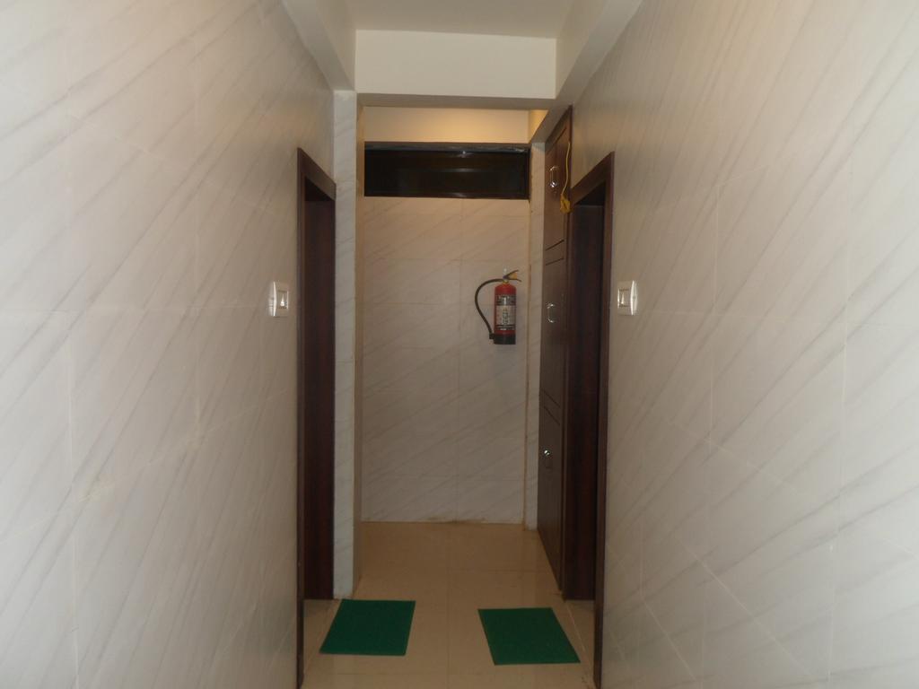 Hotel Madhusudan Dwārka Exterior foto
